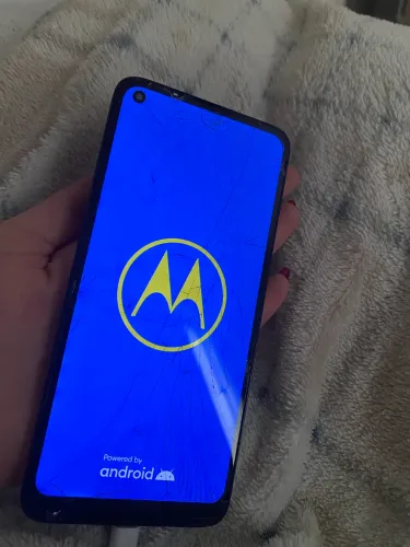 Moto G8 64GB funcionando perfeitamente, touch funcionando, apenas tela trincada