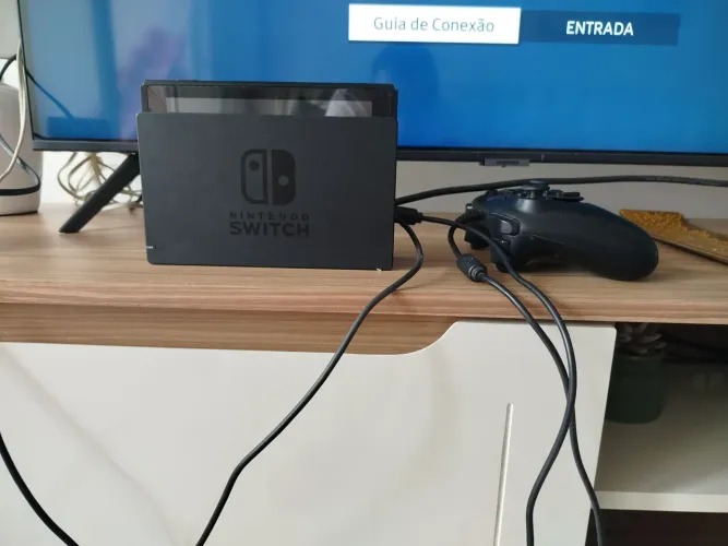 Nintendo switch 1 + pro controller sem joycons