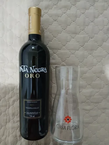 Vinho Pata Negra com mini Decanter