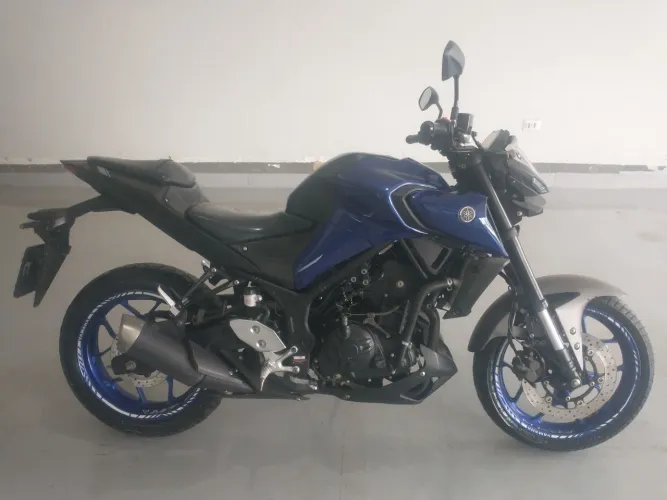 Moto impecável e revisada