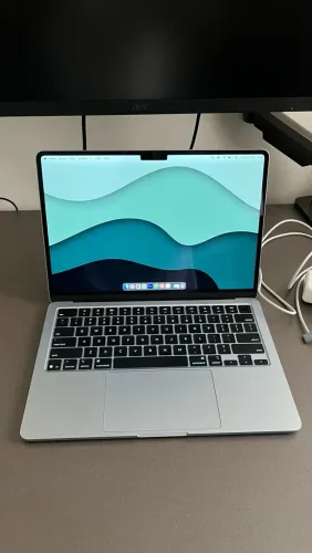 MacBook Air M4 16gb