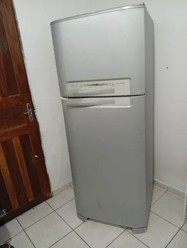.Geladeira funcionando perfeitamente