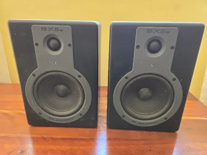 Caixas de Áudio M-Audio BX5a - Par Usado e Conservado