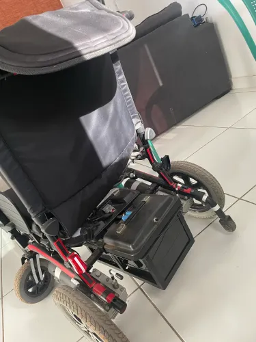 Cadeira de rodas motorizada