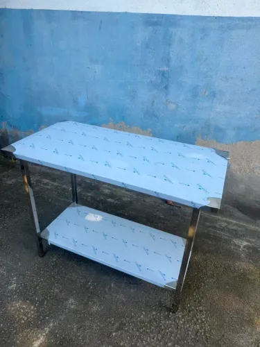 Bancada com pratileira