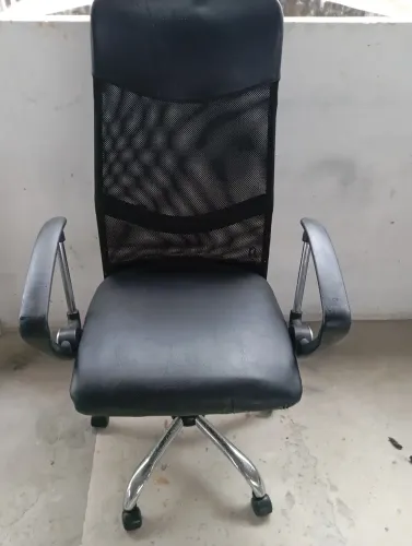 Cadeira giratória presidente recosto alto