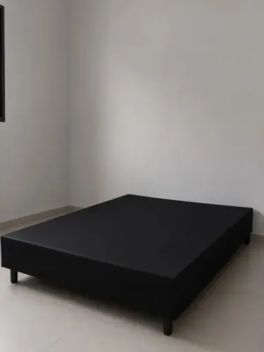VENDO BASE CAMA PRETA QUEEN BOX PADRÃO COM TODOS OS PÉS (NOVA) (NÃO ENTREGO)