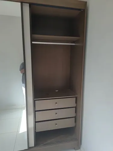 Vendo guarda roupa de casal pouco tempo de uso seminovo preço oportunidade motivo mudanca