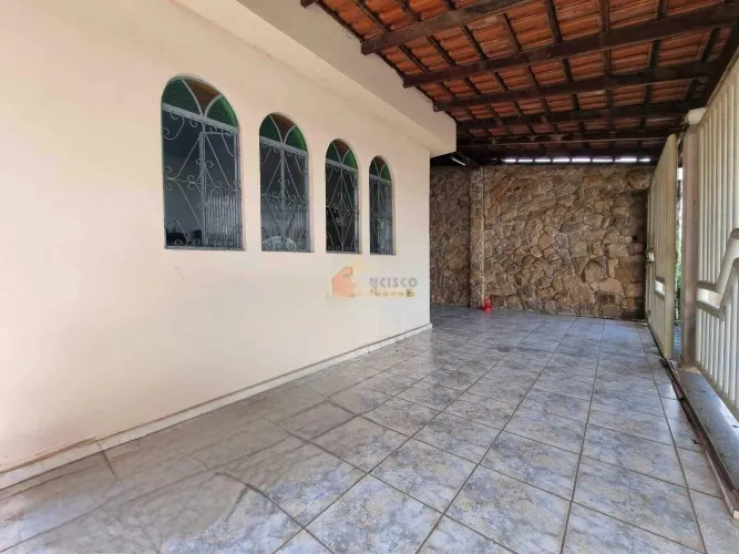 Casa à venda, 3 quartos, 1 suíte, 2 vagas, São Judas Tadeu - Divinópolis/MG