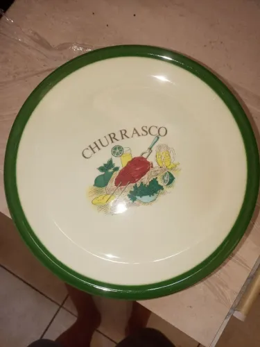Vendo jogo de churrasco nunca usado