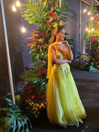 VESTIDO DE FORMATURA FESTA AMARELO BORDADO