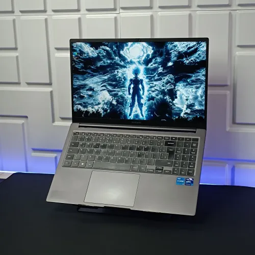 Notebook Samsung Galaxy book - Intel Core i5 13th Gen - Placa de vídeo 4GB - Tela 15.6 IPS