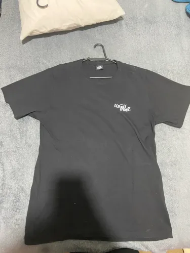 Camiseta High