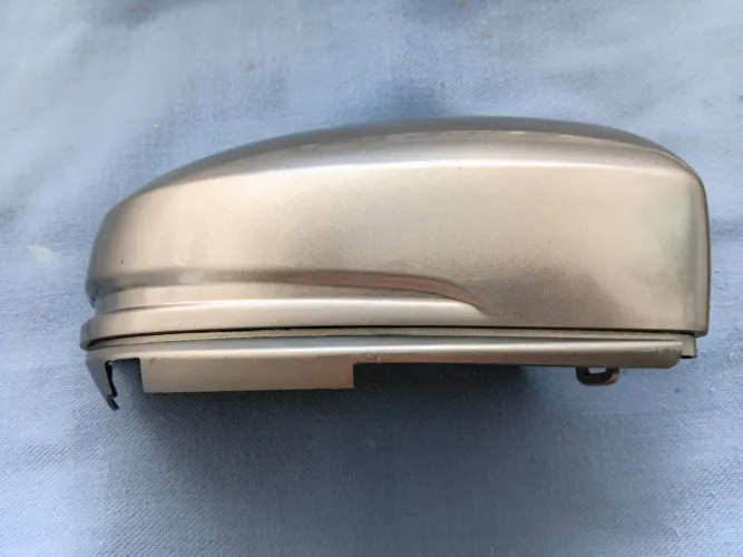 Capa para retrovisor lado direito Honda City/Fit prata.