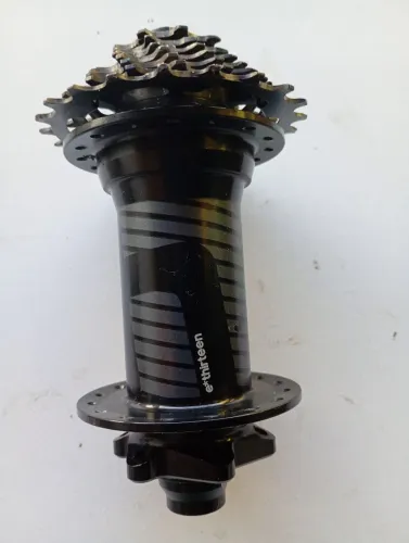 Cubo traseiro E13 Ride 7 Speed+cassete