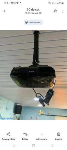 Tela de projeção automática e projetor Epson