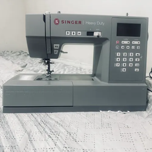 Singer Heavy Duty 6805C - máquina de costura