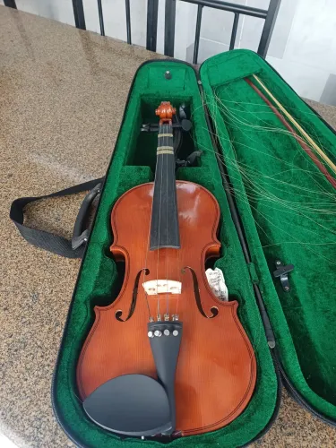 Violino Giannini 200 reais