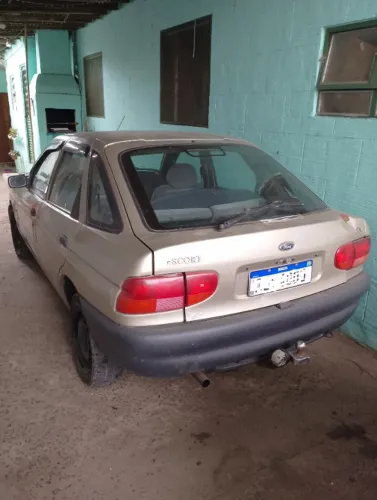 Ford Escort GL 1.8i 16V 4P 2000