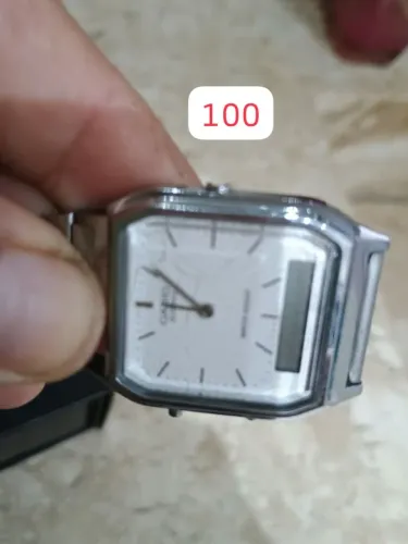 Relógio Casio e orinte