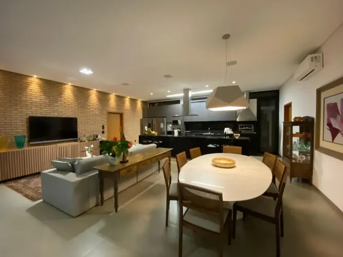 Lindo sobrado em piso Porto Bello no Condomínio Jardim Versailles
