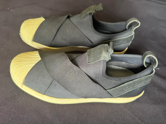 Tênis Adidas Slip-on