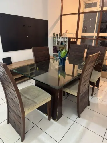 Mesa de jantar, 6 cadeiras madeira maciça com tampão de vidro temperado