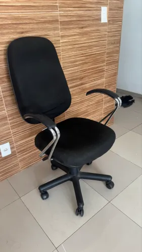 Vendo cadeira giratória