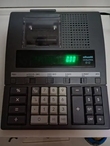 Calculadora digital Olivetti divisuma 812