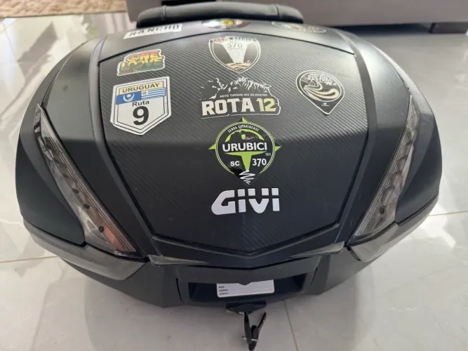 Baú Givi Monokey V47 + Base + Encosto