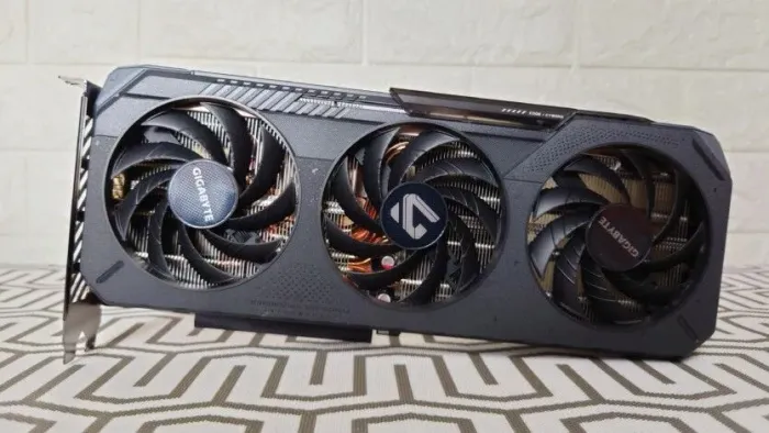 RX 9060 XT 16GB GIGABYTE ACEITAMOS TROCAS
