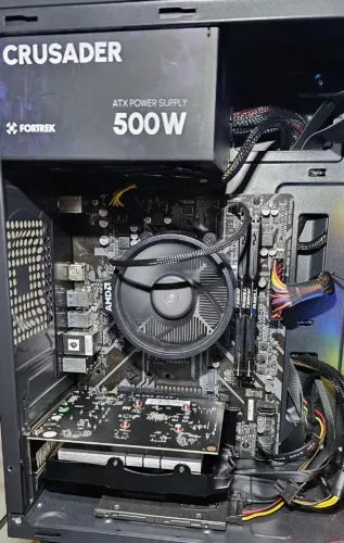 PC Gamer Ryzen 3 4350G | WIFI | 16GB DDR4 | RX 550 4GB | SSD 120GB | Windows 11
