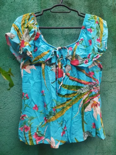 Blusa feminina de verão estilo ciganinha Tam P 36 semi nova brechó desapego outlet