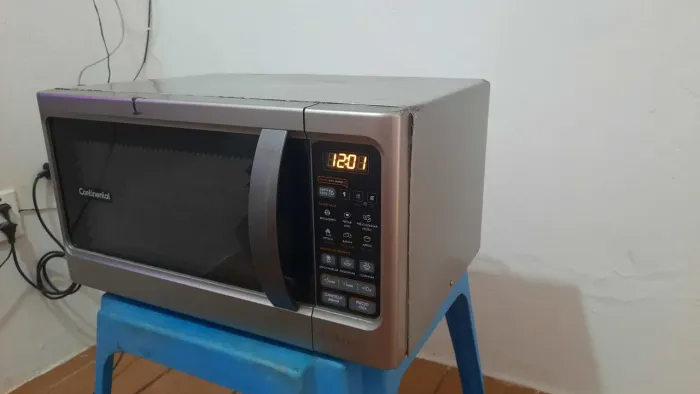 Micro-ondas Continental Prata 34 Litros com Função Descongelar (MC34S) 220V