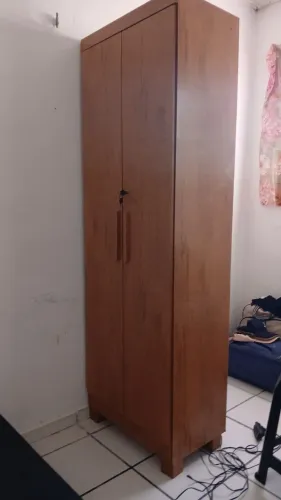 Cama e multi uso e um armário semi novo 1 mes de.uso para vender