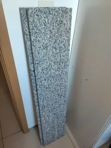 VENDO 2 PEÇAS DE GRANITO CINZA POLIDO 100 unidades 