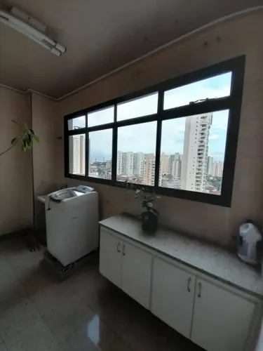 Apartamento à venda no edifício Residencial Albatroz em Bauru-SP.