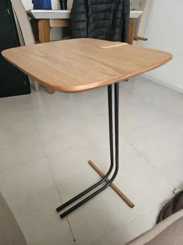 Mesa de apoio lateral