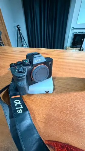 Sony A7 IV - Estado de Nova, Único Dono