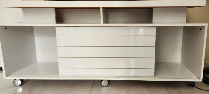 Rack para TV (sala ou quarto)