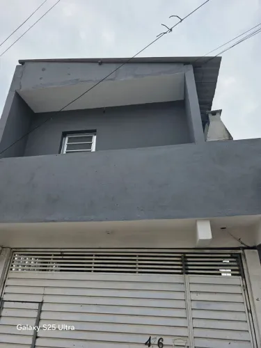 Casa com 2 Quarto(s) e 1 banheiro(s) para Alugar, 50 m² por R$ 1096 / Mês