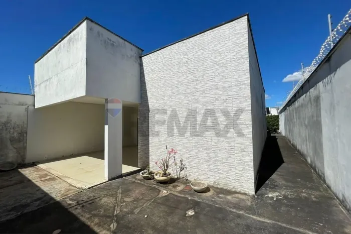 CASA À VENDA NO JARDIM DOS IPÊS