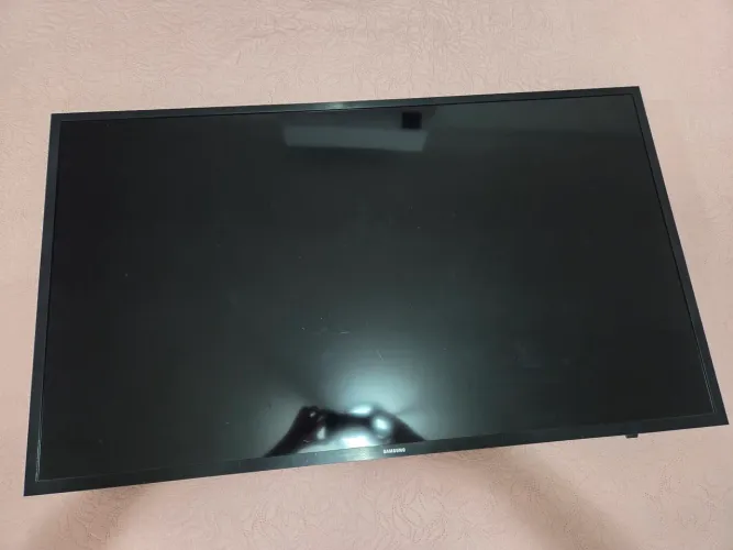 Vendo Smart TV Samsung de 43 polegadas, modelo UN43J5290AG.