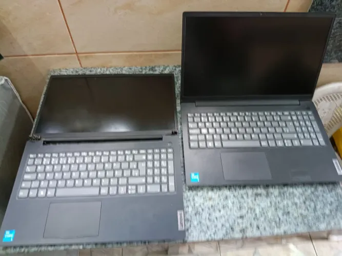 Vendo Notebook Lenovo V15 G2 ITL. LEIA.