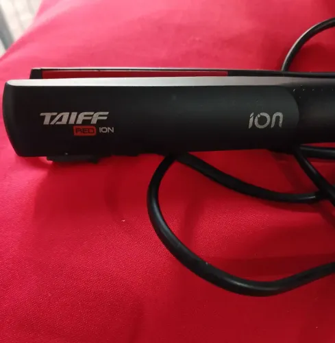 CHAPINHA TAIFF. MODELO RED ÍON. BIVOLT. FUNCIONANDO BELEZINHA. PRECISA RETIRAR. OBG.