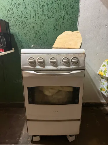 Fogão atlas 4 bocas forno funciona muito bem