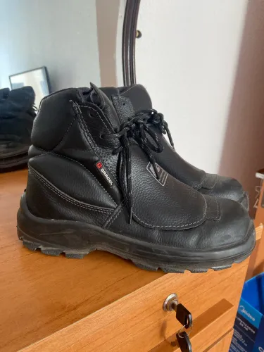 Bota de segurança (para trabalhar)