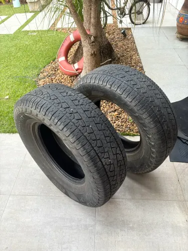 Par Pneus Pirelli Scorpion 265/70/R16 H/T