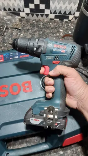 Furadeira Bosch GSB18V-50 motor Brushless