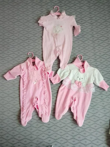 Roupinhas de bebê menina RN e P